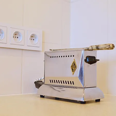 Daire 1965 By Renters *