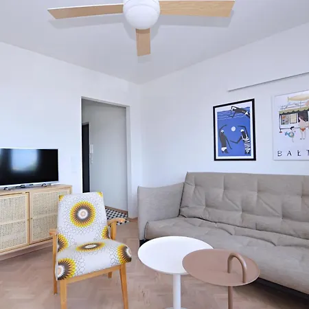 Jasne Studio Z Balkonem W Centrum, Blisko Plazy By Noclegi Renters Apartamento