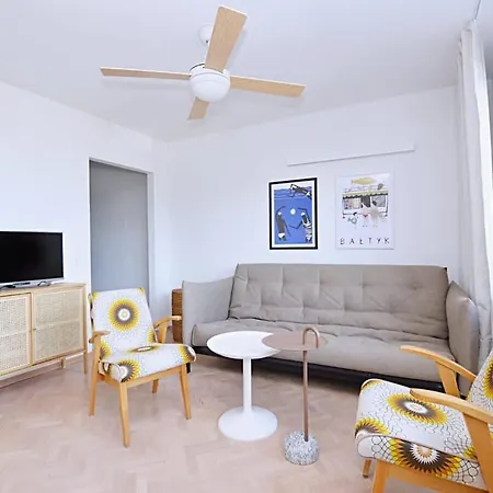 Apartman Jasne Z Balkonem W Centrum, Blisko Plazy By Renters