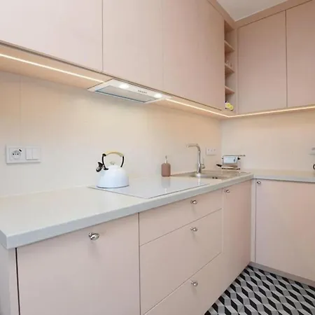 Apartamento Jasne Z Balkonem W Centrum, Blisko Plazy By Renters