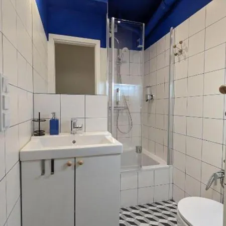 Jasne Z Balkonem W Centrum, Blisko Plazy By Renters Apartamento